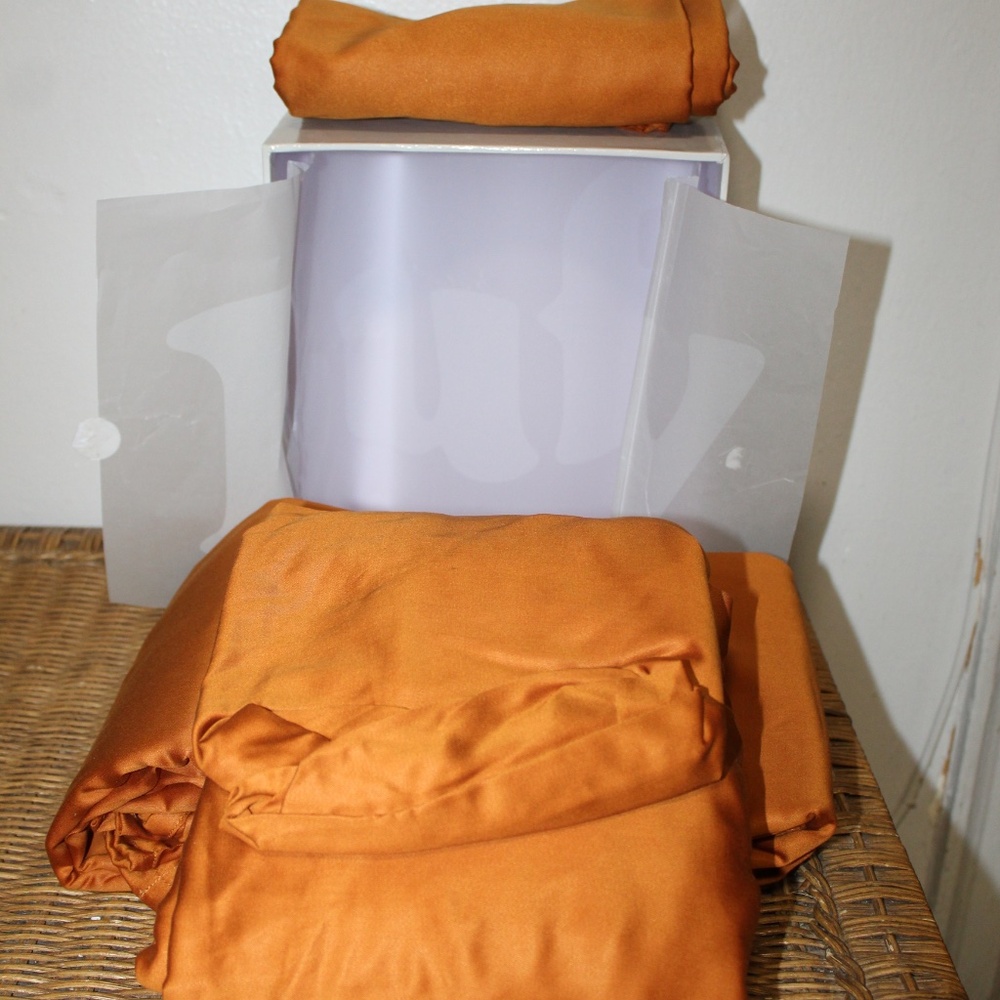 Buffy Sheet Set – Lyocell – Warm Terracotta / Rust - Picture 5 of 5